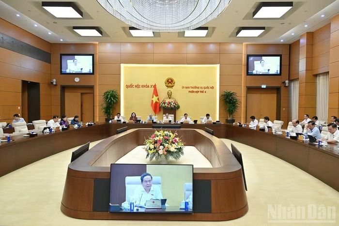 Quang cảnh phiên họp. (Ảnh: THỦY NGUYÊN)