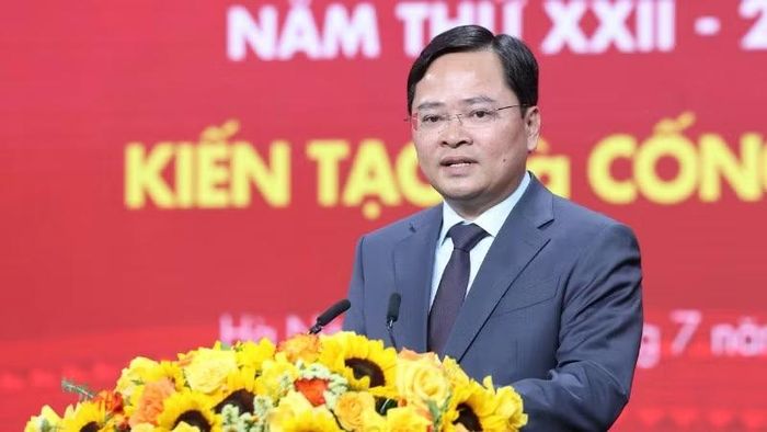 Chủ tịch Tổng Liên đoàn Lao động Việt Nam Nguyễn Anh Tuấn phát biểu khai mạc.