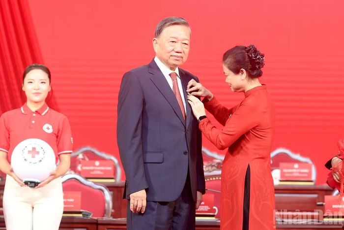 Tổng Bí thư, Chủ tịch nước Tô Lâm được suy tôn làm Chủ tịch danh dự Hội Chữ thập đỏ Việt Nam nhiệm kỳ 2026–2031.