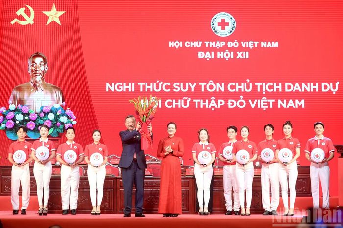 Tổng Bí thư, Chủ tịch nước Tô Lâm được suy tôn làm Chủ tịch danh dự Hội Chữ thập đỏ Việt Nam nhiệm kỳ 2026–2031.