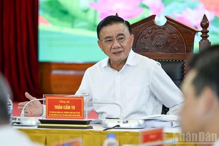 Thường trực Ban Bí thư Trần Cẩm Tú, Bí thư Đảng ủy các cơ quan Đảng Trung ương điều hành hội nghị. (Ảnh: DUY LINH)