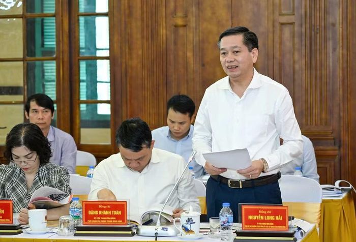 Phó Bí thư Thường trực Đảng ủy các cơ quan Đảng Trung ương Nguyễn Long Hải phát biểu ý kiến tại hội nghị. (Ảnh: DUY LINH)