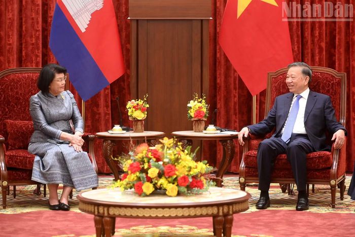Tổng Bí thư, Chủ tịch nước Tô Lâm và Chủ tịch Quốc hội Vương quốc Campuchia Samdech Khuon Sudary tại cuộc tiếp.