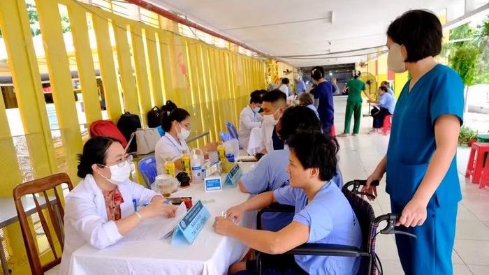Bệnh viện đa khoa Thủ Đức tổ chức khám sức khỏe tại Trung tâm điều dưỡng người bệnh tâm thần.