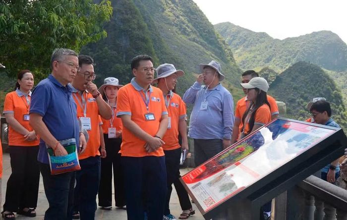 Đoàn chuyên gia mạng lưới Công viên địa chất toàn cầu UNESCO đánh giá cao công tác bảo tồn, phát huy các giá trị di sản tại xã Đồng Văn.