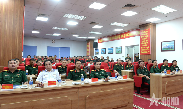  Các đại biểu dự hội nghị. 