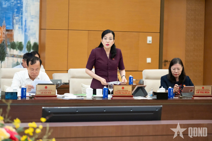  Các ý kiến thảo luận tại phiên họp.