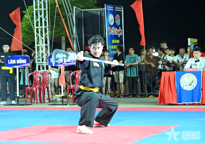 Các vận động viên thi đấu. 