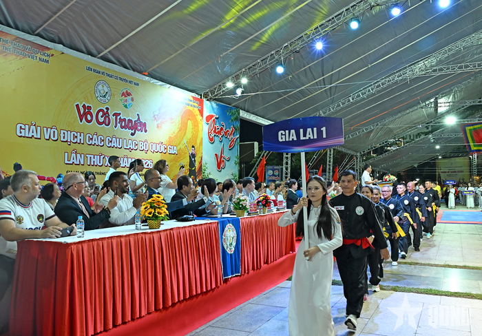 Đoàn vận động viên Gia Lai 1 tại lễ khai mạc. 