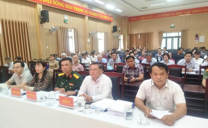Báo cáo viên trình bày các chuyên đề tại hội nghị tập huấn.