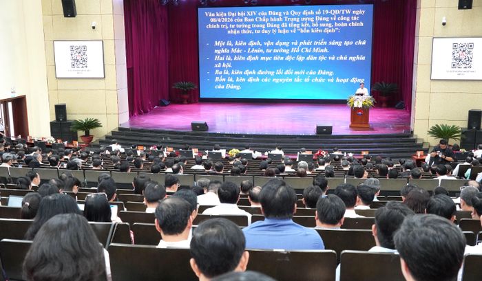  Quang cảnh lớp bồi dưỡng, cập nhật kiến thức, kỹ năng. Ảnh: PHƯƠNG UYÊN 