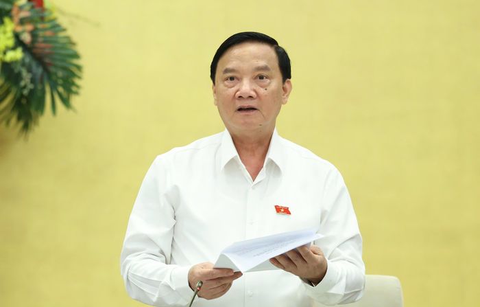  Phó Chủ tịch Quốc hội Nguyễn Khắc Định tổng kết nội dung thảo luận. Ảnh: QUANG PHÚC 