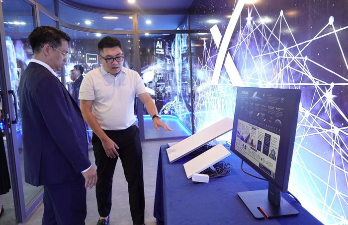  Mô hình trưng bày tích hợp công nghệ thông tin, toán học, trí tuệ nhân tạo và tính toán lượng tử... 