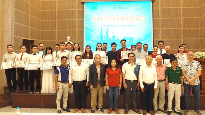  Hội Âm nhạc TPHCM tổ chức lễ kết nạp 24 hội viên mới. Ảnh: THÚY BÌNH 