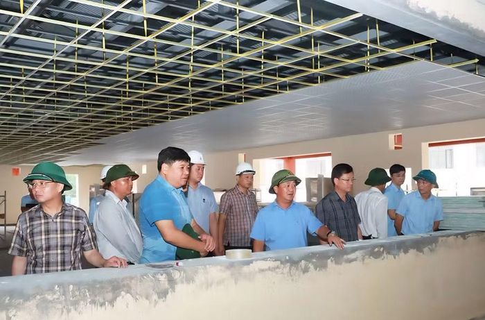 Bí thư tỉnh Tuyên Quang kiểm tra tiến độ xây dựng trường nội trú tại xã Thanh Thủy.