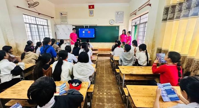 Để chuẩn bị nguồn lực cho chiến dịch, trước đó khoảng hai tháng, các thành viên InnerVerse tổ chức nhiều hoạt động gây quỹ như bán hàng trực tuyến, bán quần áo cũ tại các phiên chợ Garage Sale.