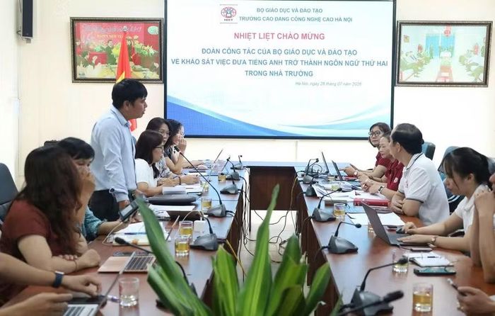 TS. Phạm Vũ Quốc Bình – Phó Cục trưởng Cục Giáo dục nghề nghiệp và Giáo dục thường xuyên (Bộ GD&amp;ĐT) phát biểu.