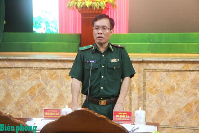 Thiếu tướng Vũ Quốc Ân phát biểu tại buổi làm việc. Ảnh: TK