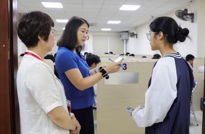 Thời gian tới, cần chuyển hướng thi trên máy tính.