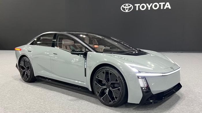 Toyota Corolla Concept ra mắt tại triển lãm Japan Mobility Show 2025. Ảnh: Auto News