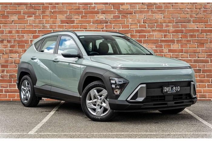 Hyundai Kona bản hiện hành có cả biến thể hybrid và thuần điện.