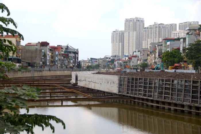 Việc triển khai đồng thời các mũi thi công đang giúp dự án rút ngắn đáng kể thời gian hoàn thành.