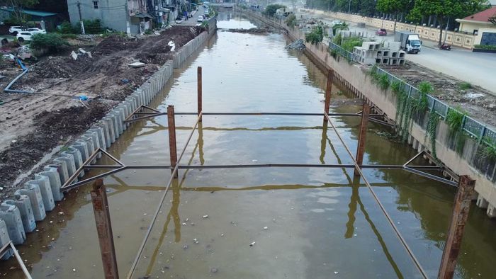 Khi vận hành đồng bộ, kênh La Khê cùng Trạm bơm Yên Nghĩa sẽ đảm bảo tiêu úng cho 6.300 ha thuộc khu vực quận/huyện Hà Đông, Hoài Đức, Từ Liêm cũ (đặc biệt là Mỹ Đình và một phần Đại lộ Thăng Long). Hệ thống cùng với các trạm bơm Liên Mạc, Yên Thái, Đào Nguyên sẽ bảo đảm tiêu thoát nước cho hơn 18.600 ha đất tự nhiên của vùng phát triển đô thị phía Tây Thủ đô.