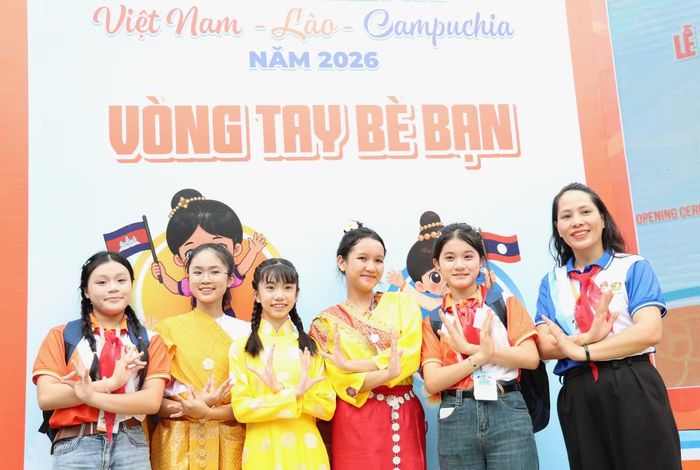 Ngay sau lễ khai mạc, các bạn nhỏ tham gia các không gian sân chơi trong khuôn viên Nhà Thiếu nhi TPHCM.