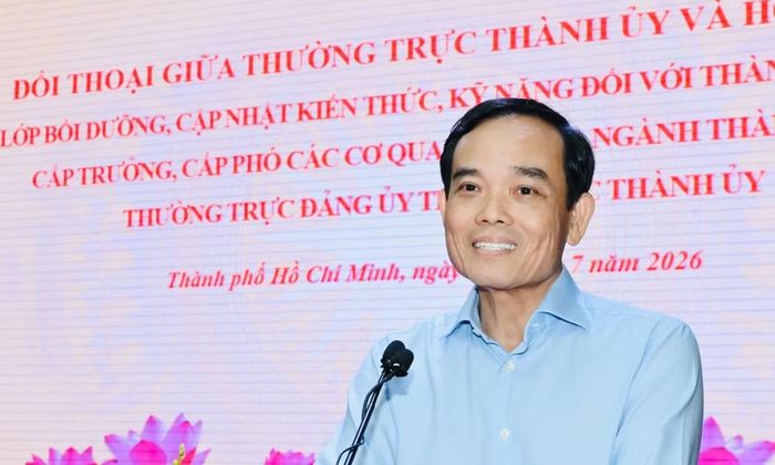 Ông Trần Lưu Quang phát biểu trao đổi tại buổi đối thoại. Ảnh: Việt Dũng