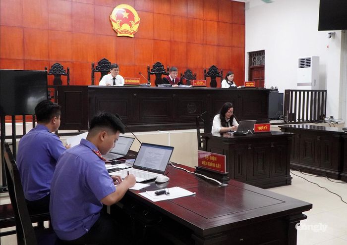 Quang cảnh phiên tòa xét xử. (Ảnh: TV)