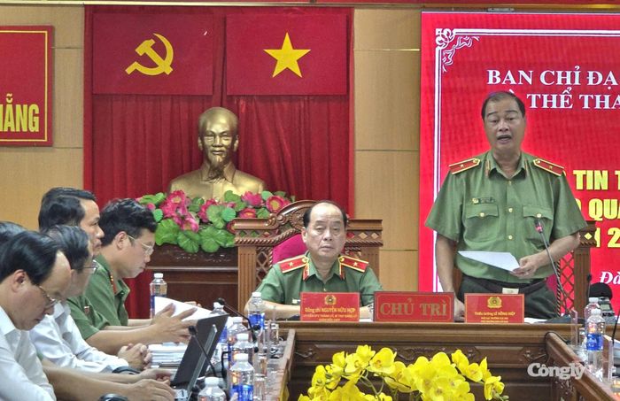 Thiếu tướng Lê Hồng Hiệp thông tin về Chung kết Hội thao CAND năm 2026 tại buổi họp báo.