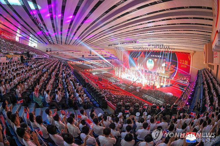 Biểu diễn văn nghệ kỷ niệm 73 năm Ngày Chiến thắng ở Bình Nhưỡng. Ảnh: Yonhap