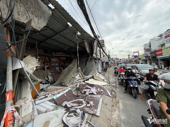 Vụ việc gây cản trở giao thông qua khu vực. Ảnh: Tuấn Kiệt