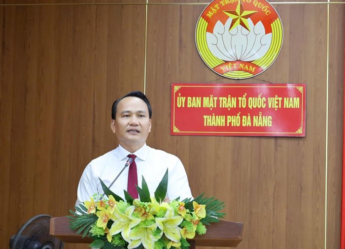 Ông Nguyễn Đình Vĩnh phát biểu nhận nhiệm vụ. Ảnh: Ủy ban MTTQ Việt Nam TP Đà Nẵng