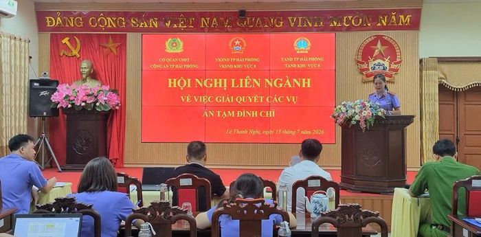  Đồng chí Nguyễn Thị Băng Tâm, Viện trưởng VKSND khu vực 8, TP Hải Phòng kết luận tại hội nghị.