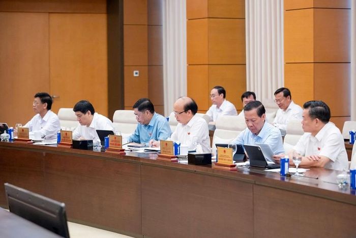  Các đại biểu tham dự phiên họp (Ảnh: CTTĐT Quốc hội).