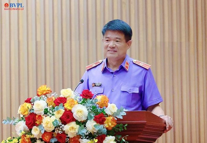  Đồng chí Nguyễn Huy Tiến, Ủy viên Trung ương Đảng, Bí thư Đảng ủy, Viện trưởng VKSND tối cao phát biểu chỉ đạo tại Hội nghị.
