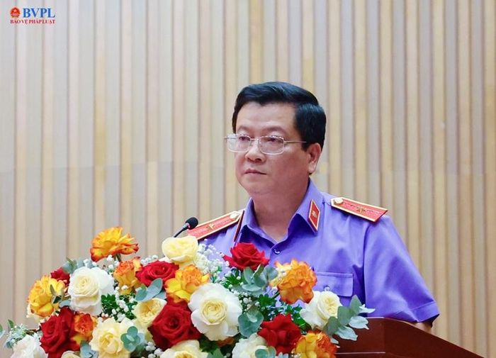  Đồng chí Trần Thế Kính, Vụ trưởng Vụ 9, VKSND tối cao phổ biến, quán triệt Chỉ thị số 04/CT-VKSTC ngày 23/3/2026 và phát biểu tiếp thu ý kiến chỉ đạo của Viện trưởng VKSND tối cao tại Hội nghị.