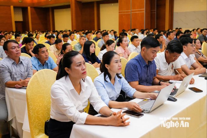 Các đại biểu xã, phường tham gia hội nghị. Ảnh: TL