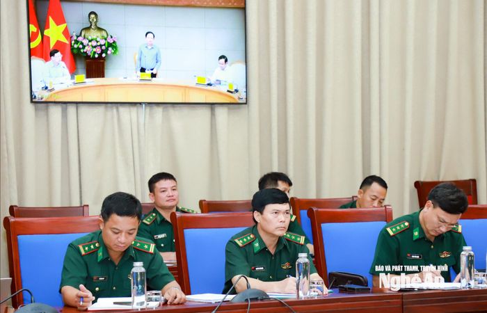 Các đại biểu dự phiên họp tại điểm cầu UBND tỉnh Nghệ An. Ảnh: Thành Duy