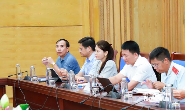 Các đại biểu dự phiên họp tại điểm cầu UBND tỉnh Nghệ An. Ảnh: Thành Duy