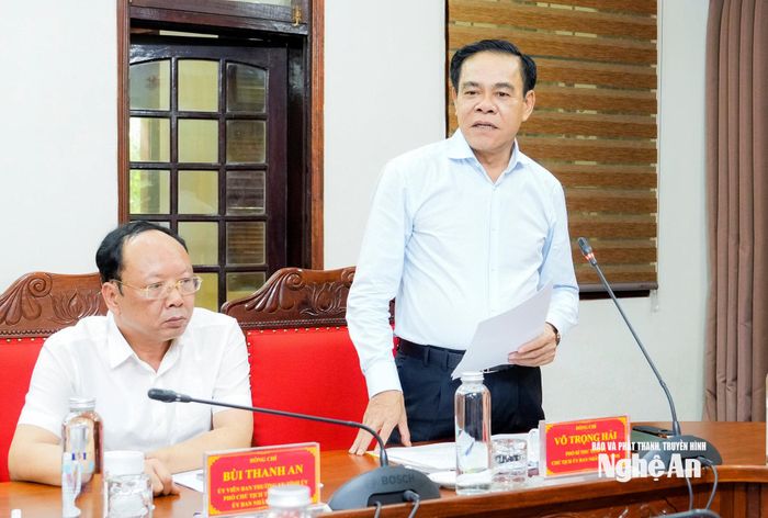 Phó Bí thư Tỉnh ủy, Chủ tịch UBND tỉnh Võ Trọng Hải phát biểu tại phiên họp. Ảnh: Phạm Bằng