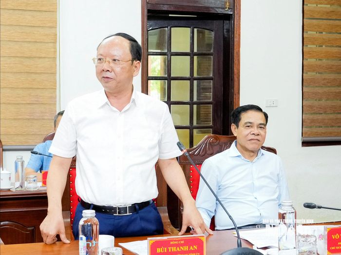 Phó Chủ tịch Thường trực UBND tỉnh Bùi Thanh An phát biểu tại phiên họp. Ảnh: Phạm Bằng