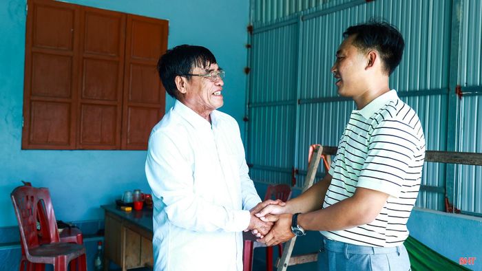 Với tôi, tuổi trẻ là một lợi thế. Bằng sức trẻ, sự nhiệt huyết và tinh thần trách nhiệm, tôi sẽ nỗ lực hoàn thành tốt nhiệm vụ được Nhân dân tin tưởng giao phó, góp sức xây dựng quê hương ngày càng phát triển.
