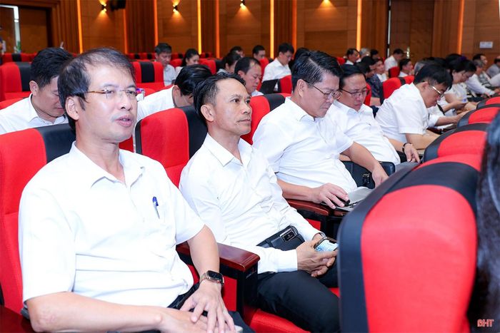 Đại biểu tham dự hội nghị.