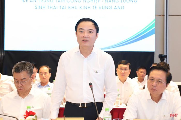 Chủ tịch HĐTV Petrovietnam Lê Ngọc Sơn phát biểu tại buổi làm việc.