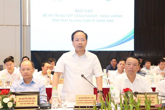 Bí thư Tỉnh ủy Nguyễn Duy Lâm phát biểu tại buổi làm việc.