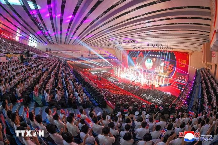 Chương trình biểu diễn nghệ thuật kỷ niệm 73 năm Ngày Chiến thắng tại Bình Nhưỡng, Triều Tiên ngày 27/7/2026. (Ảnh: Yonhap/TTXVN phát)