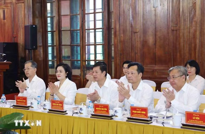 Các đồng chí Ban Thường vụ Đảng ủy Tòa án Nhân dân Tối cao tham dự buổi làm việc. (Ảnh: Phương Hoa/TTXVN)