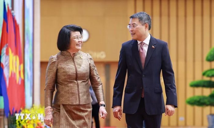 Thủ tướng Lê Minh Hưng hội kiến Chủ tịch Quốc hội Campuchia Samdech Khuon Sudary. (Ảnh: Dương Giang/ TTXVN)